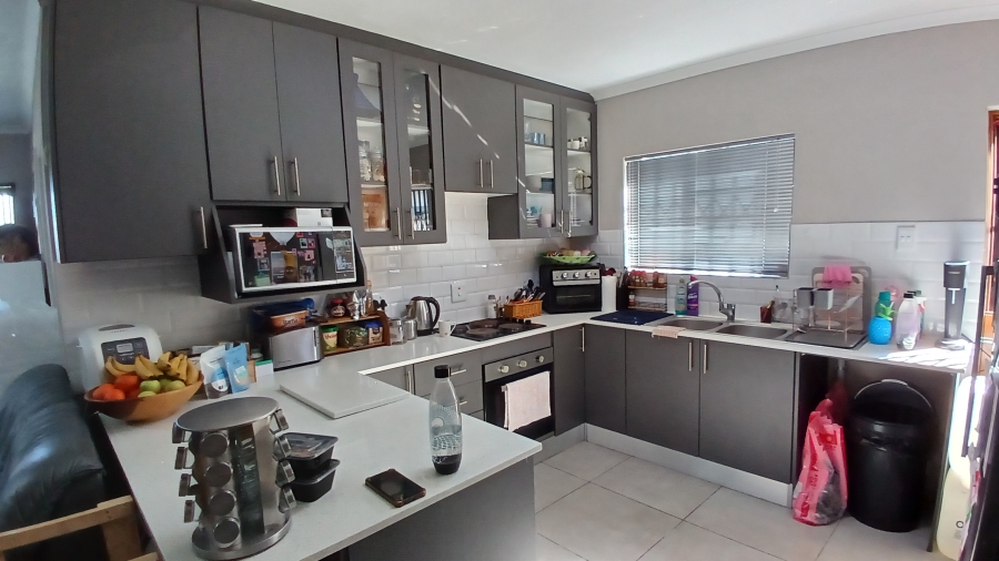 To Let 3 Bedroom Property for Rent in Fairview Eastern Cape